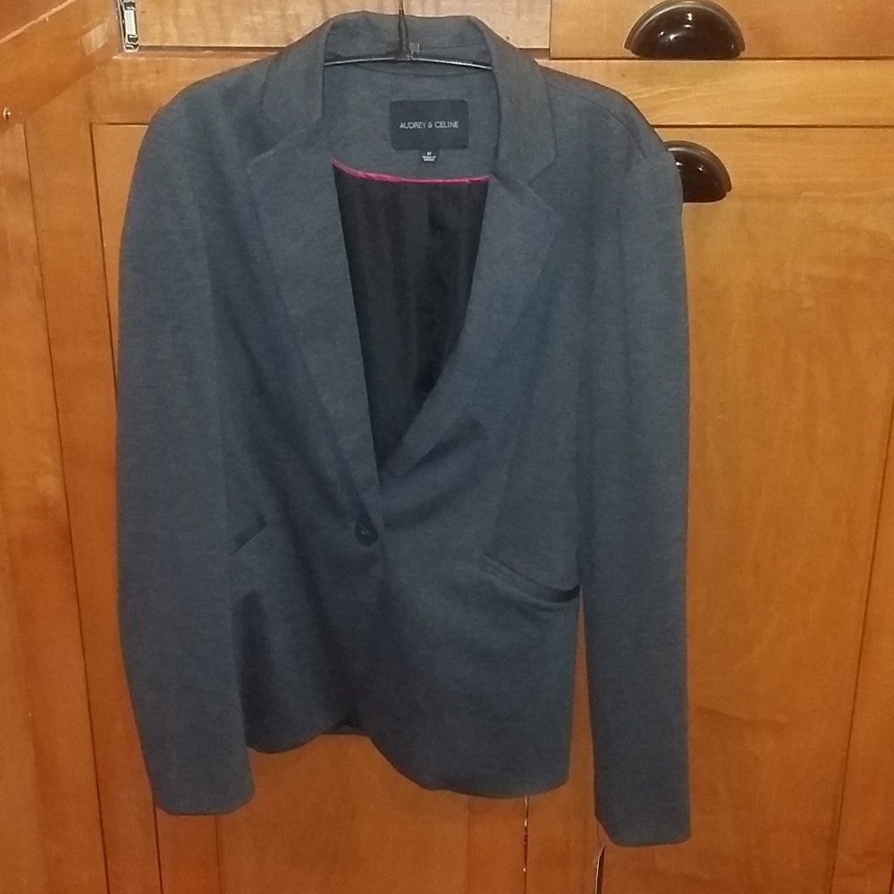 New Audrey & Celine Lined Gray Blazer Medium